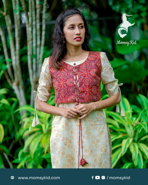 Golden Kasavu Floral Kurthi with Ajarak overcoat