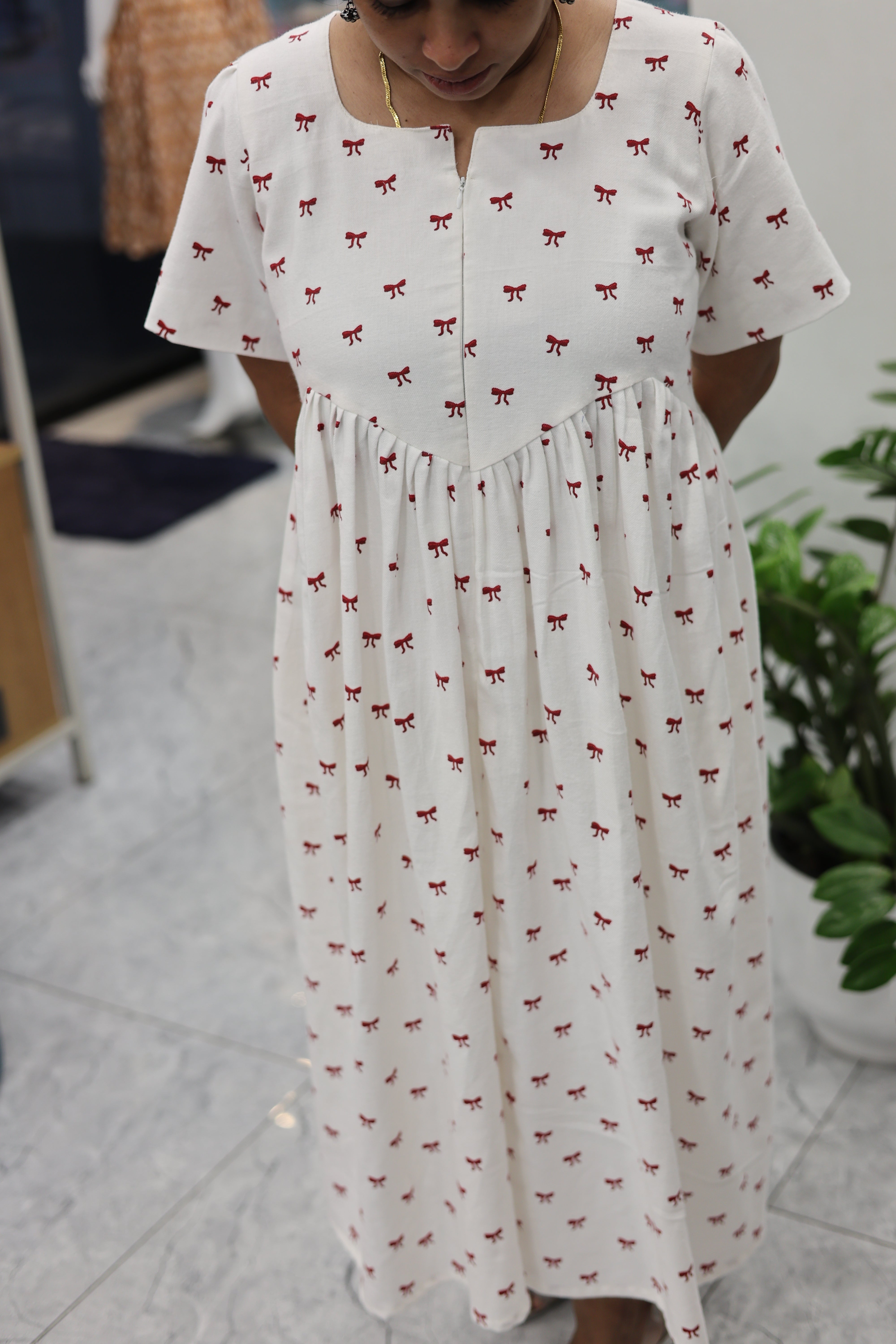 WHITE RIBBON PRINT MATERNITY DRESS | MATERNITY DRESS|DESIGNER FEEDING FRIENDLY DRESS | |  MK-MW-1077