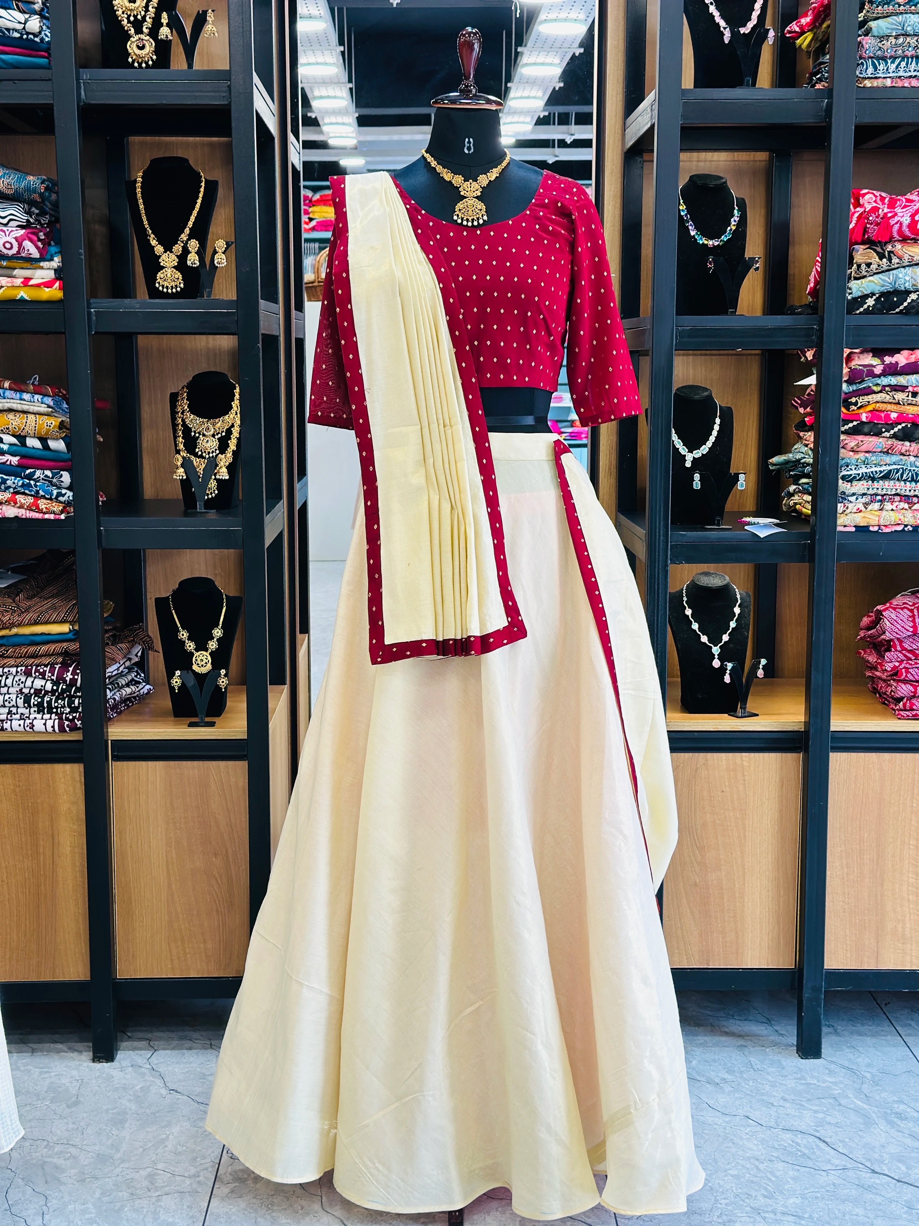 Traditional Dhavani Set (Maroon)