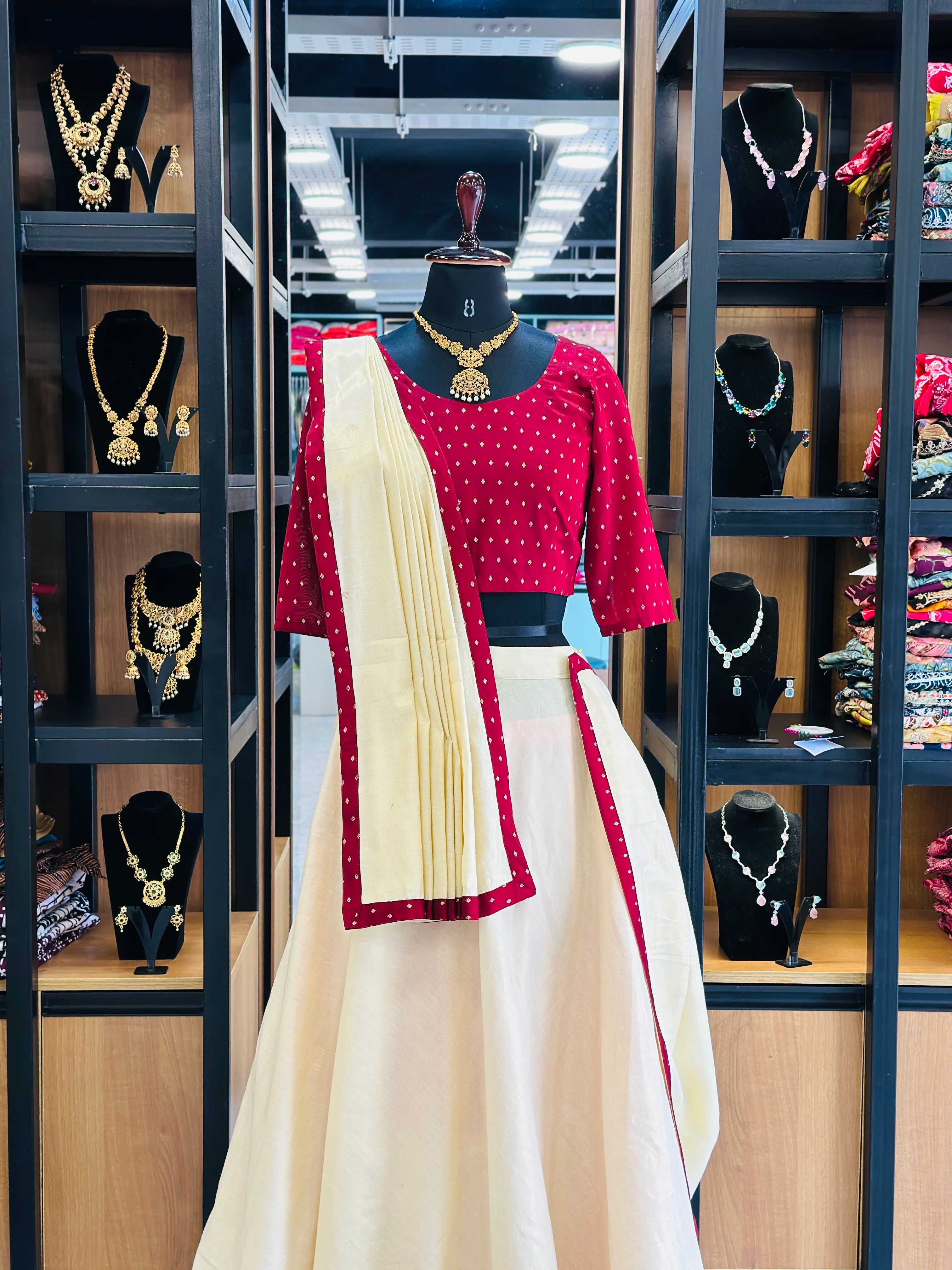 Traditional Dhavani Set (Maroon)
