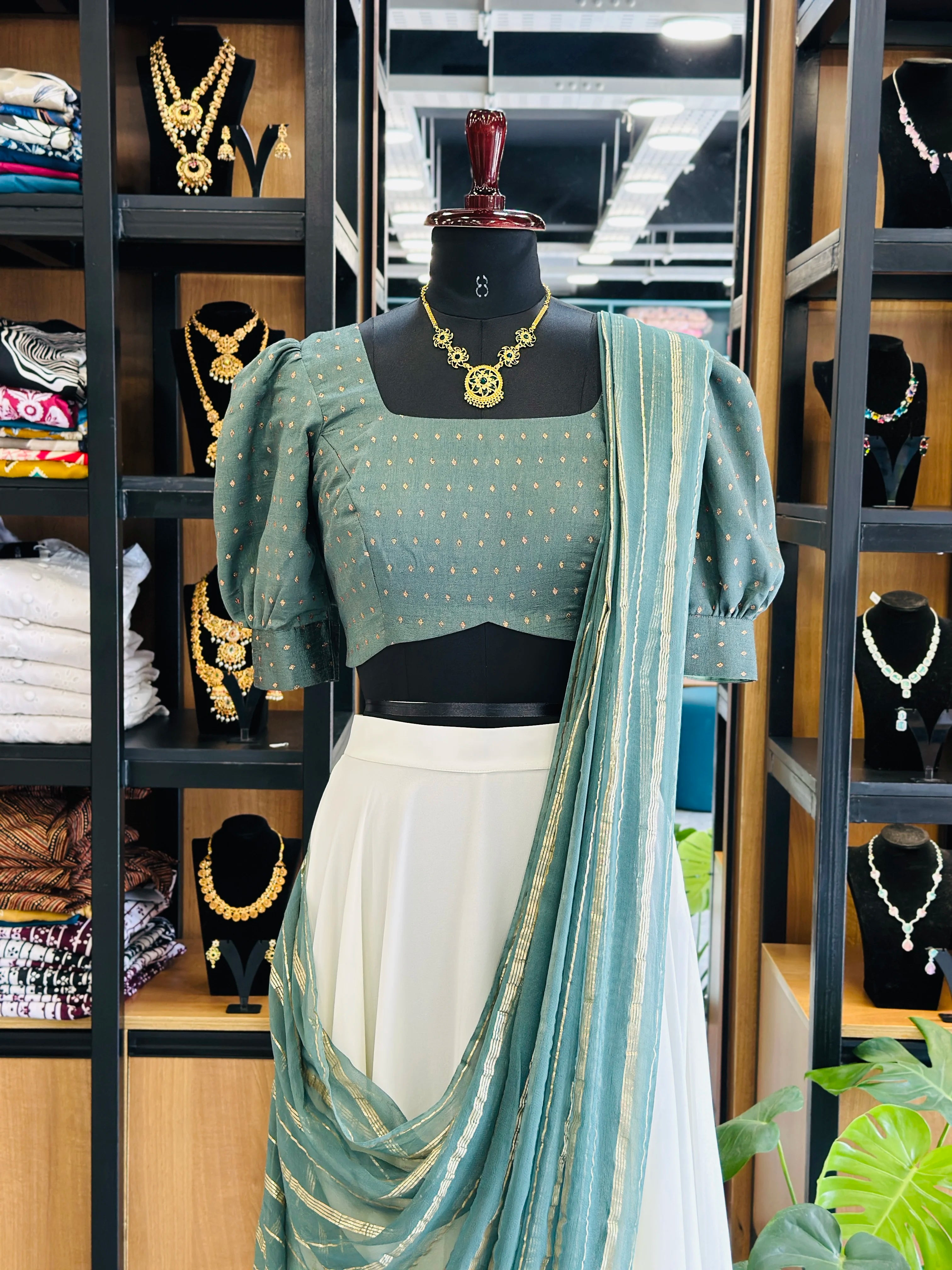 Traditional Dhavani Set