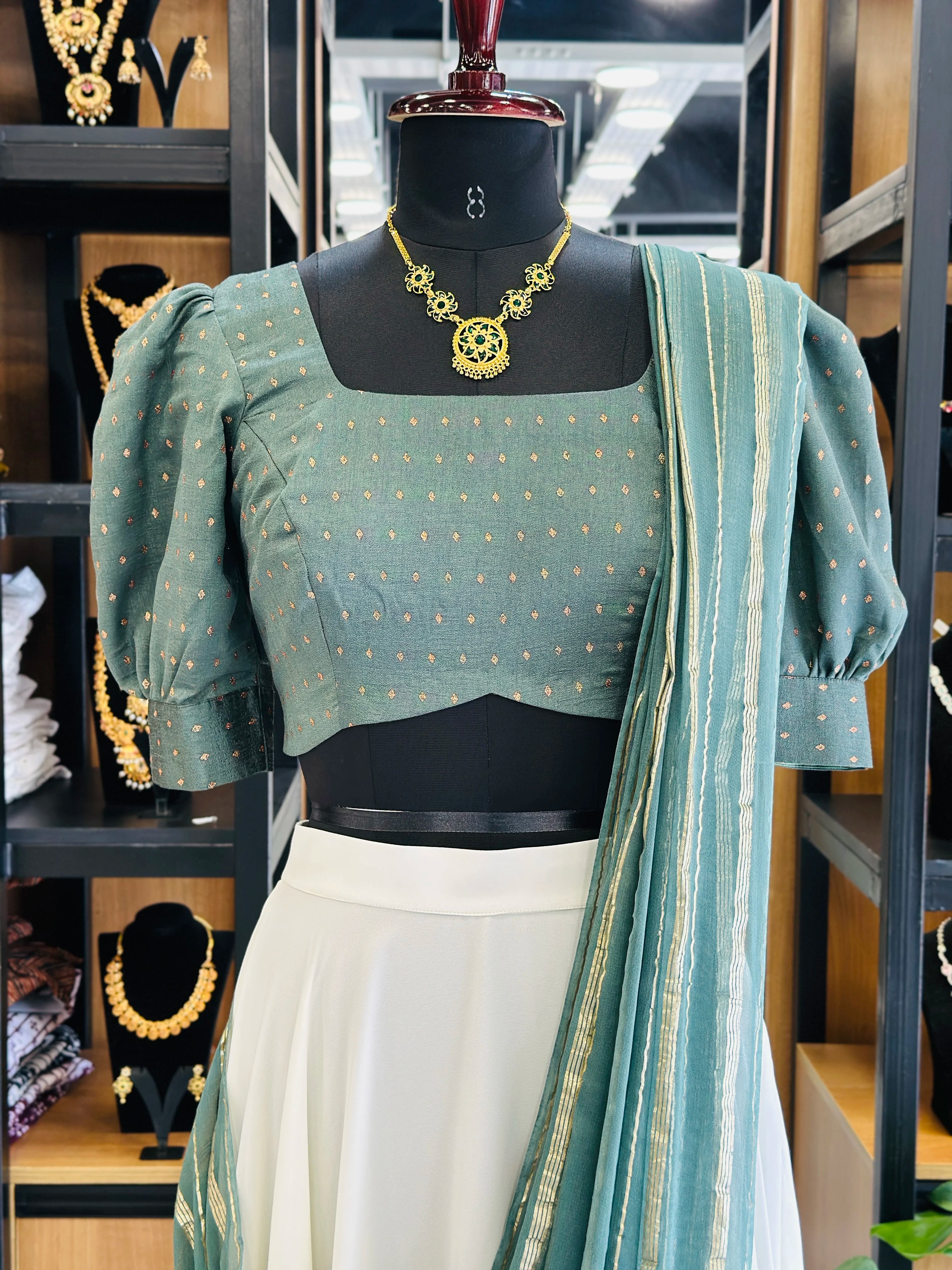 Traditional Dhavani Set