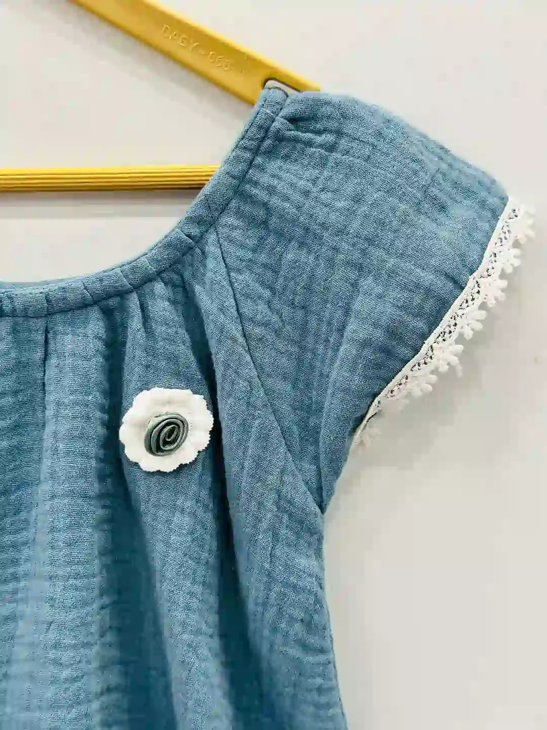 muslin-frock-for-girls-with-lace-sleeves-and-bottom