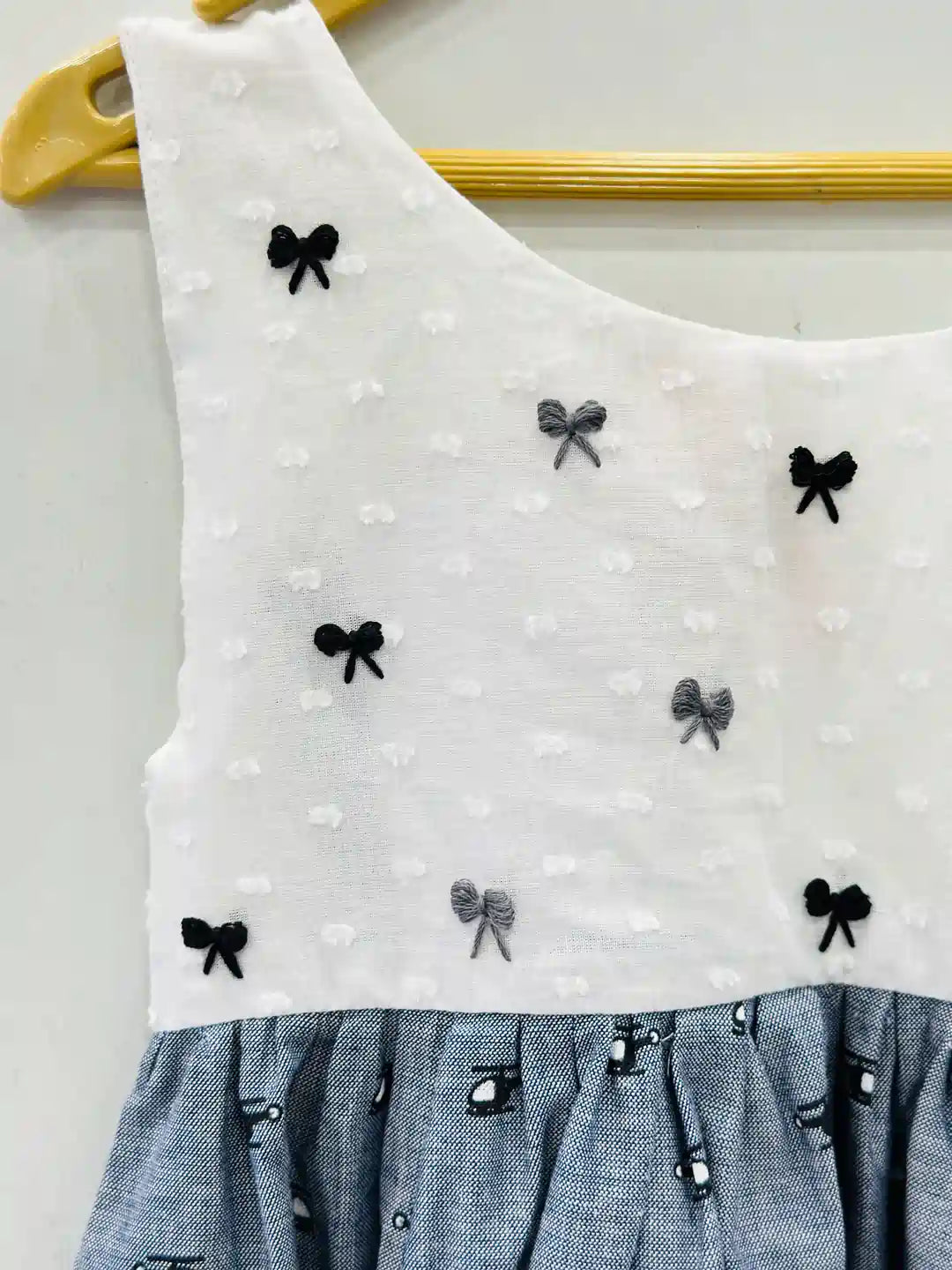 white-grey-cotton-sleeveless-frock-for-baby-girl